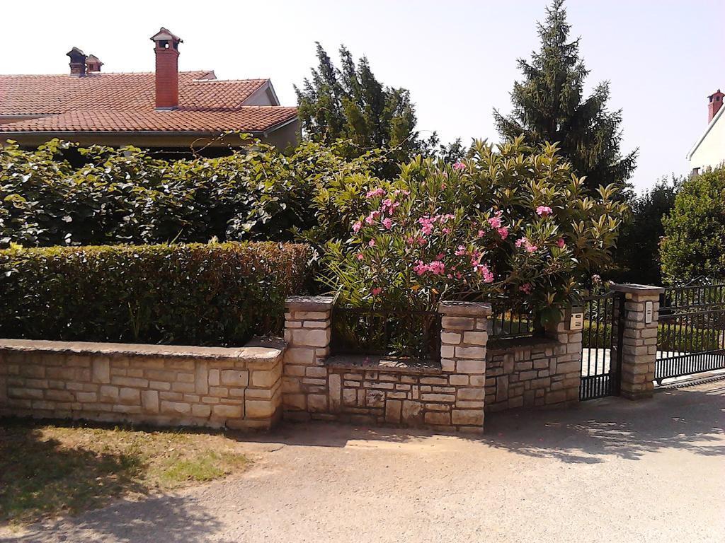 Apartment Slavica Vrvari Πόρετς Εξωτερικό φωτογραφία
