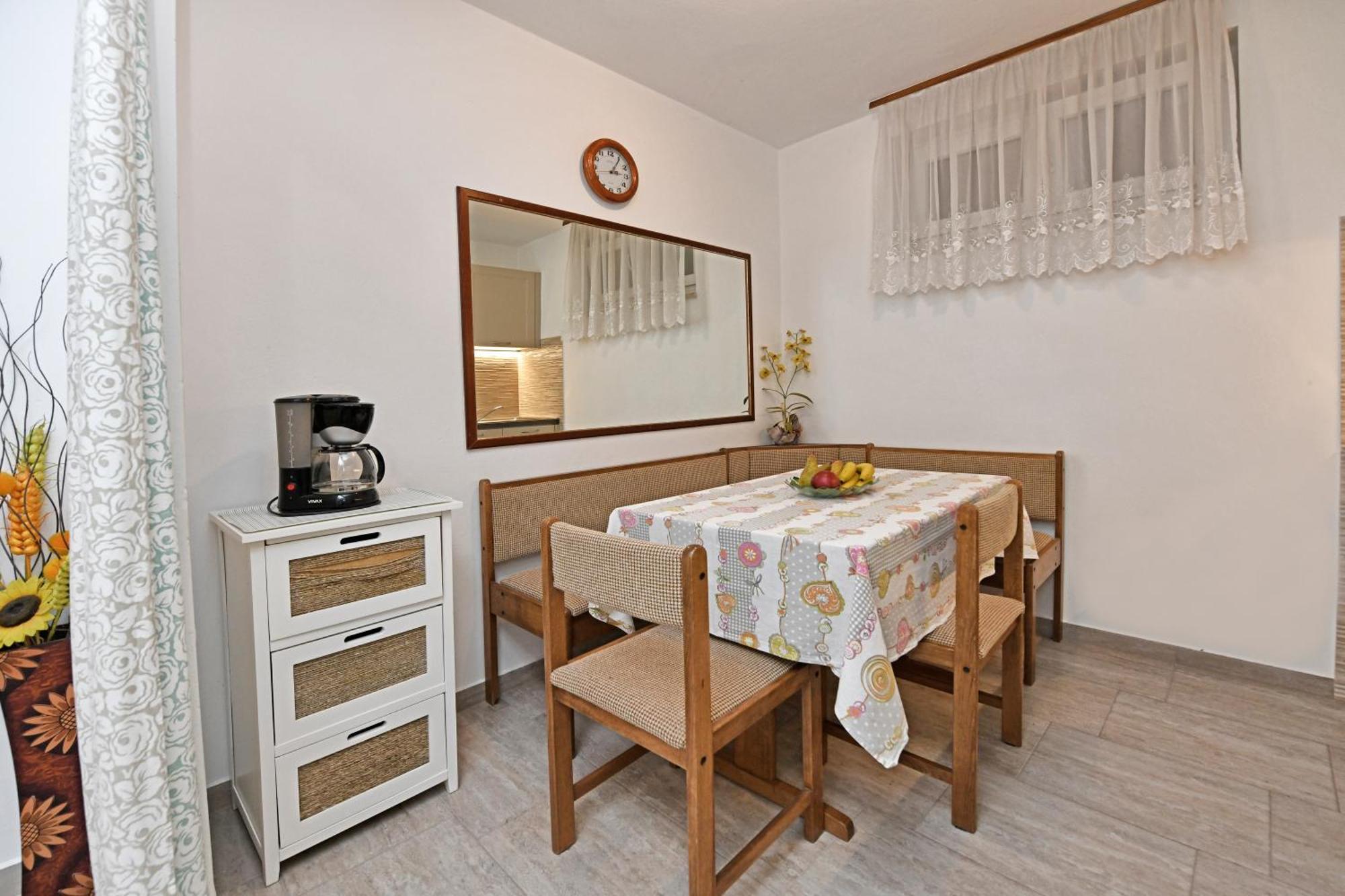 Apartment Slavica Vrvari Πόρετς Δωμάτιο φωτογραφία