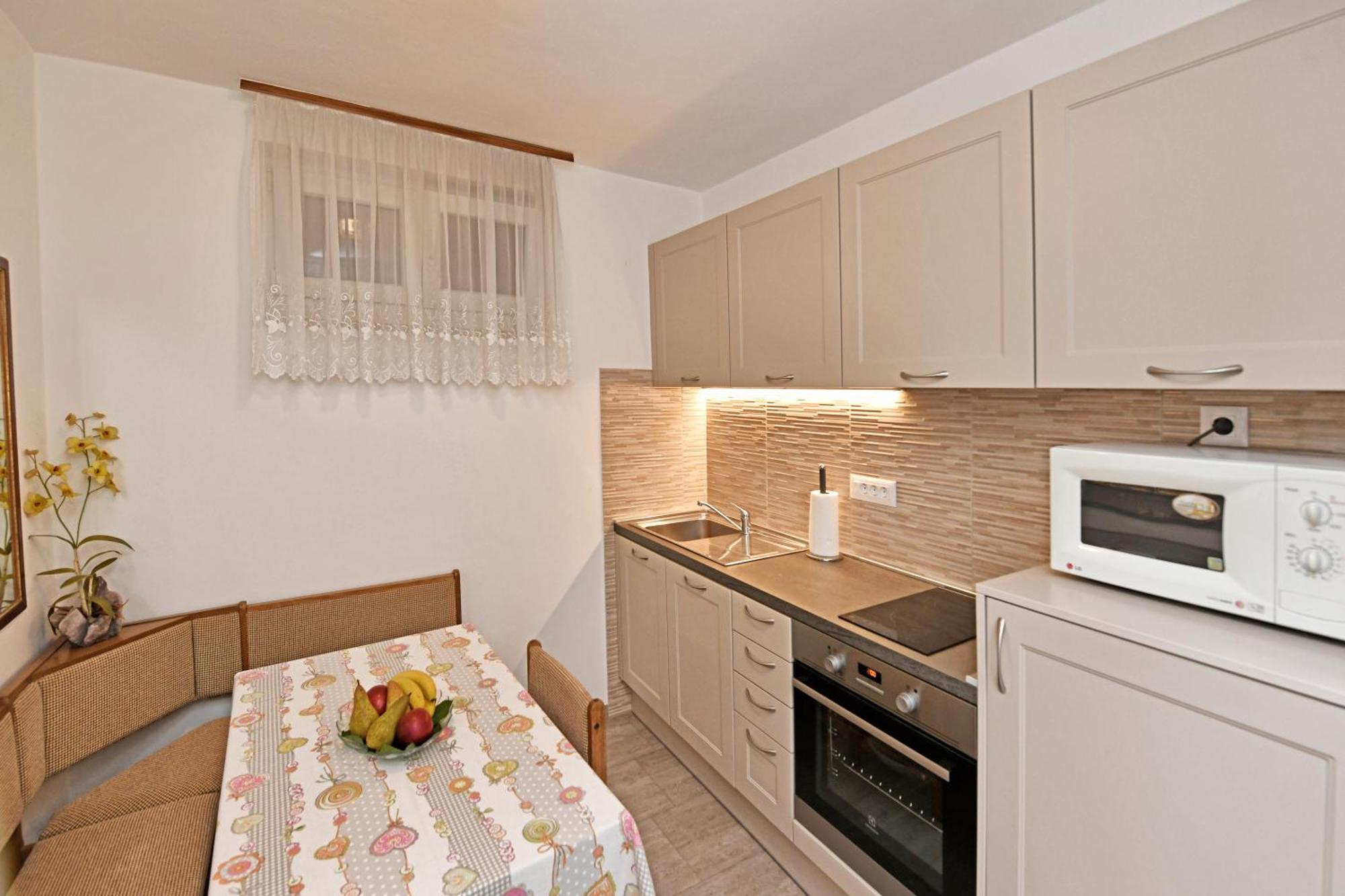 Apartment Slavica Vrvari Πόρετς Δωμάτιο φωτογραφία