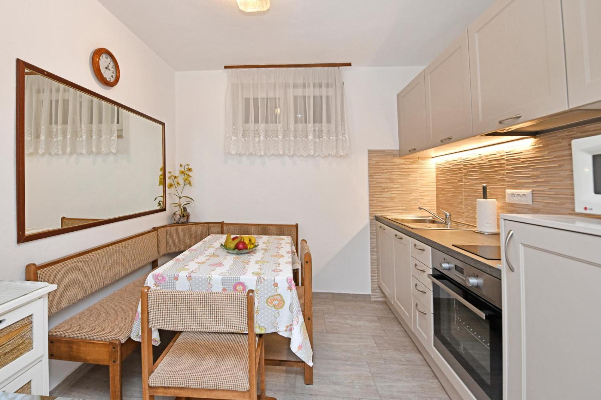 Apartment Slavica Vrvari Πόρετς Δωμάτιο φωτογραφία
