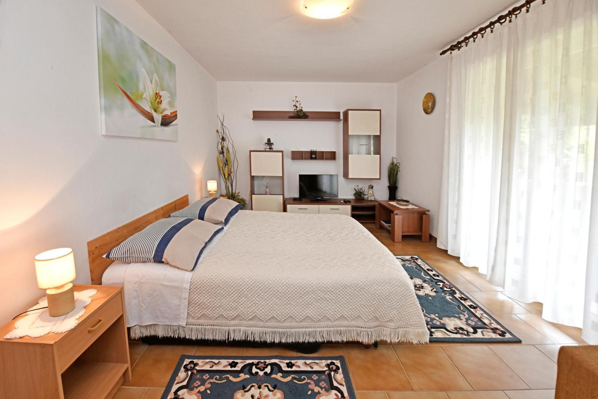 Apartment Slavica Vrvari Πόρετς Δωμάτιο φωτογραφία