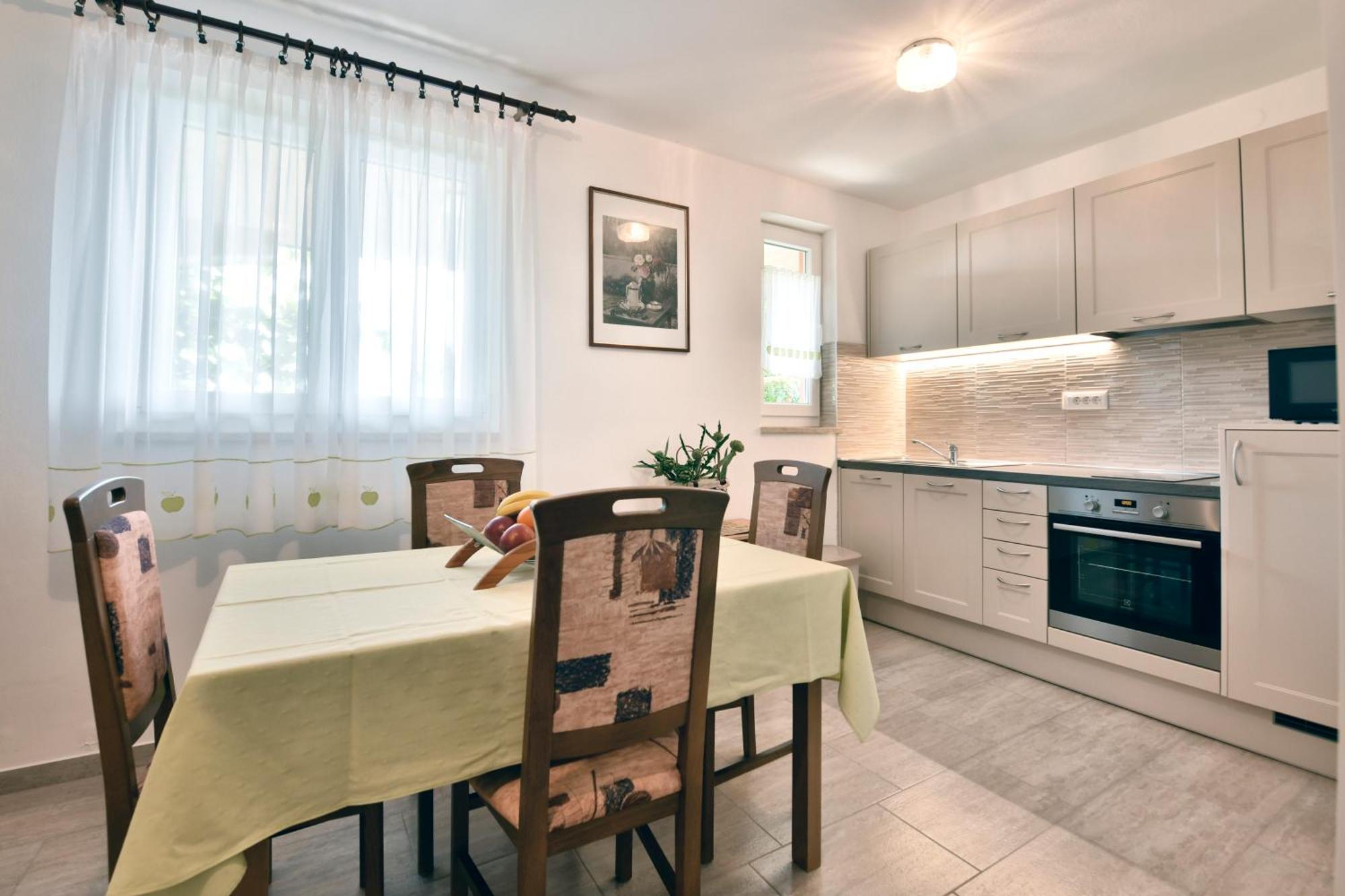 Apartment Slavica Vrvari Πόρετς Δωμάτιο φωτογραφία