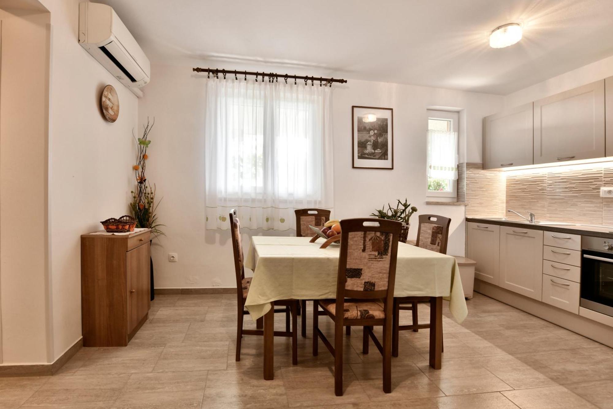 Apartment Slavica Vrvari Πόρετς Δωμάτιο φωτογραφία