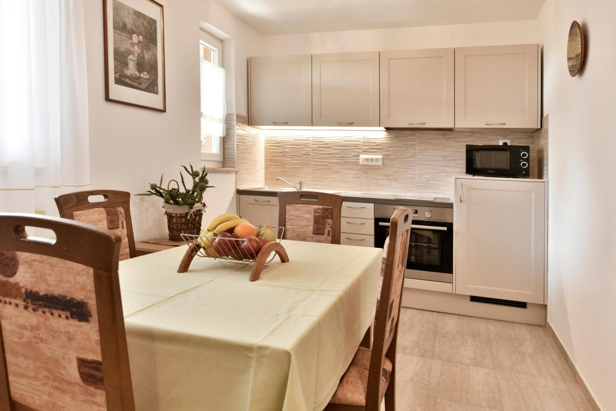 Apartment Slavica Vrvari Πόρετς Δωμάτιο φωτογραφία